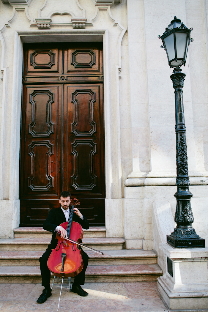 Cellist playing in Lisbon Street