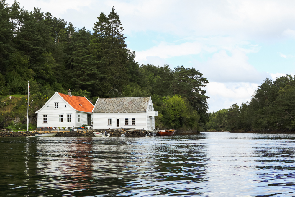 Lake House in Bergen Norway