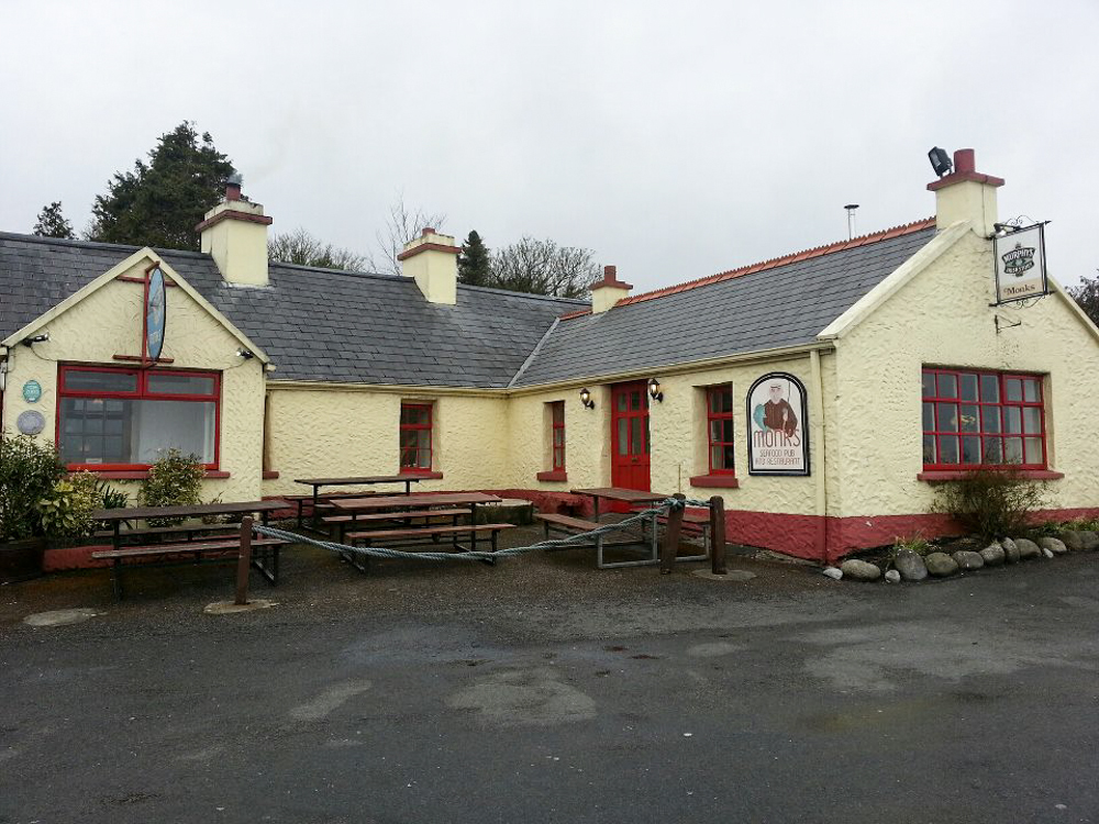 Monks Pub in Dingle Ireland Entouriste