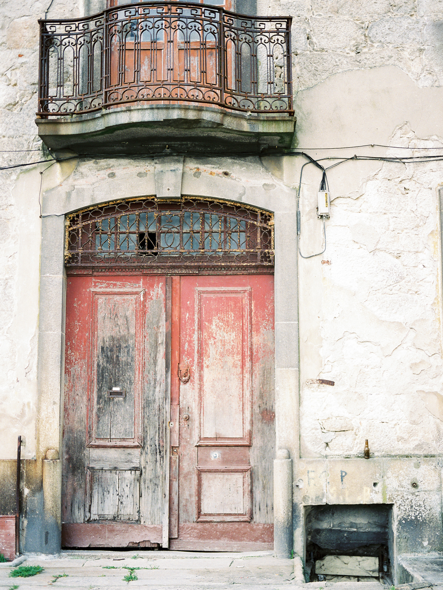 Pink Door in Porto