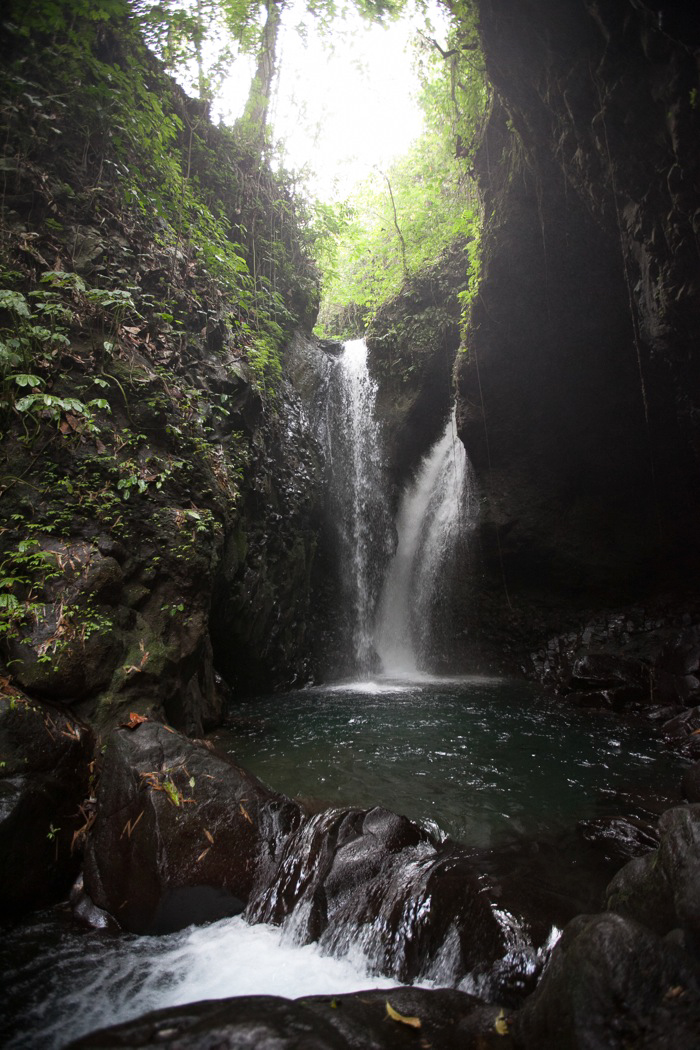  Twin  Gitgit  Waterfall  Entouriste