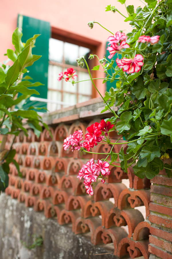 Clay Garden Details at La Torre