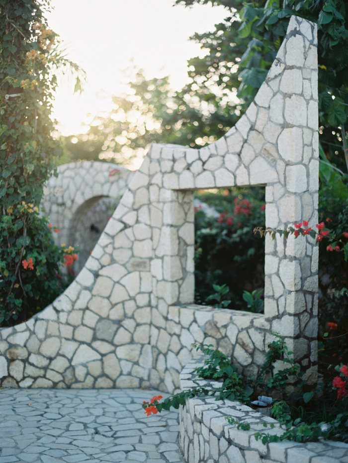 Jamaica Stone Wall Entouriste