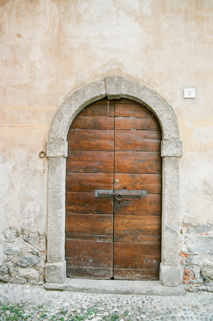 Aged Wood Doors in Florence Italy - Entouriste