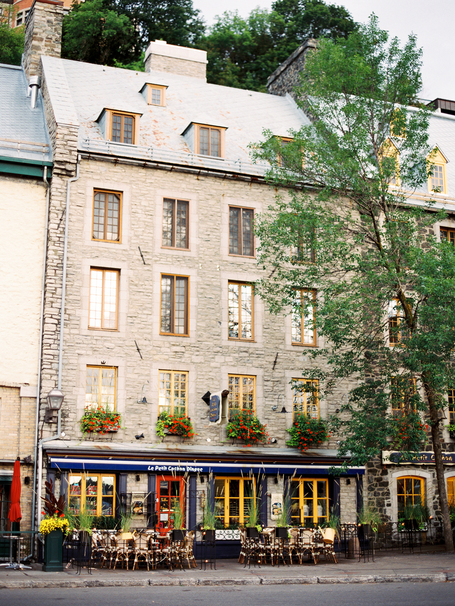 Outdoor Cafe Seating in Quebec City