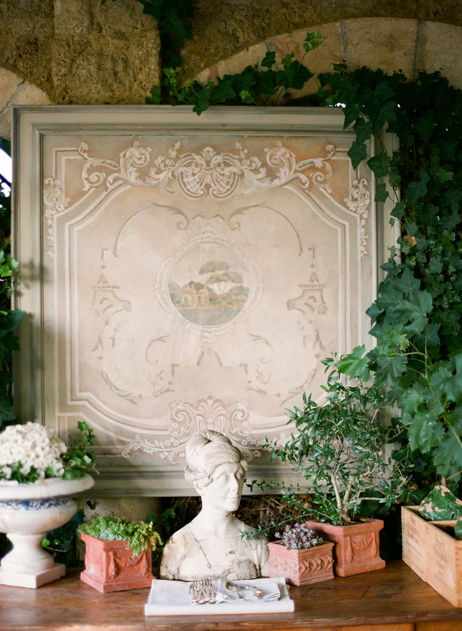 Plants and Bust at the Borgo Santo Pietro Plants and Bust at the Borgo Santo Pietro
