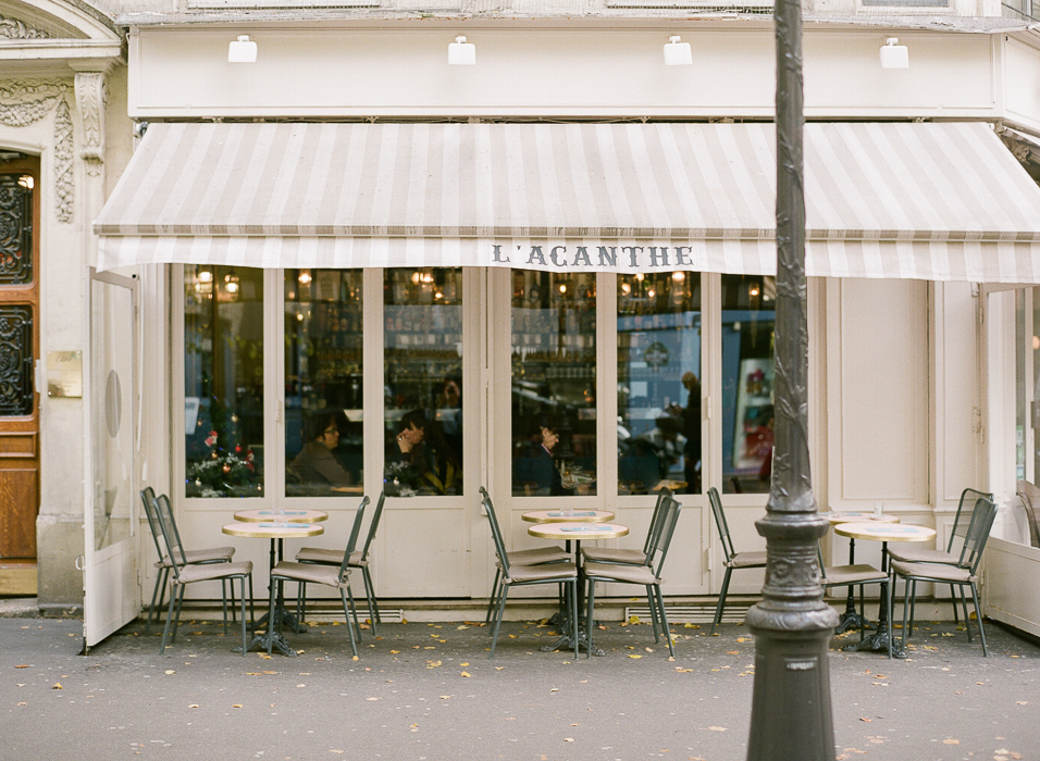 Acanthe Cafe in Paris France
