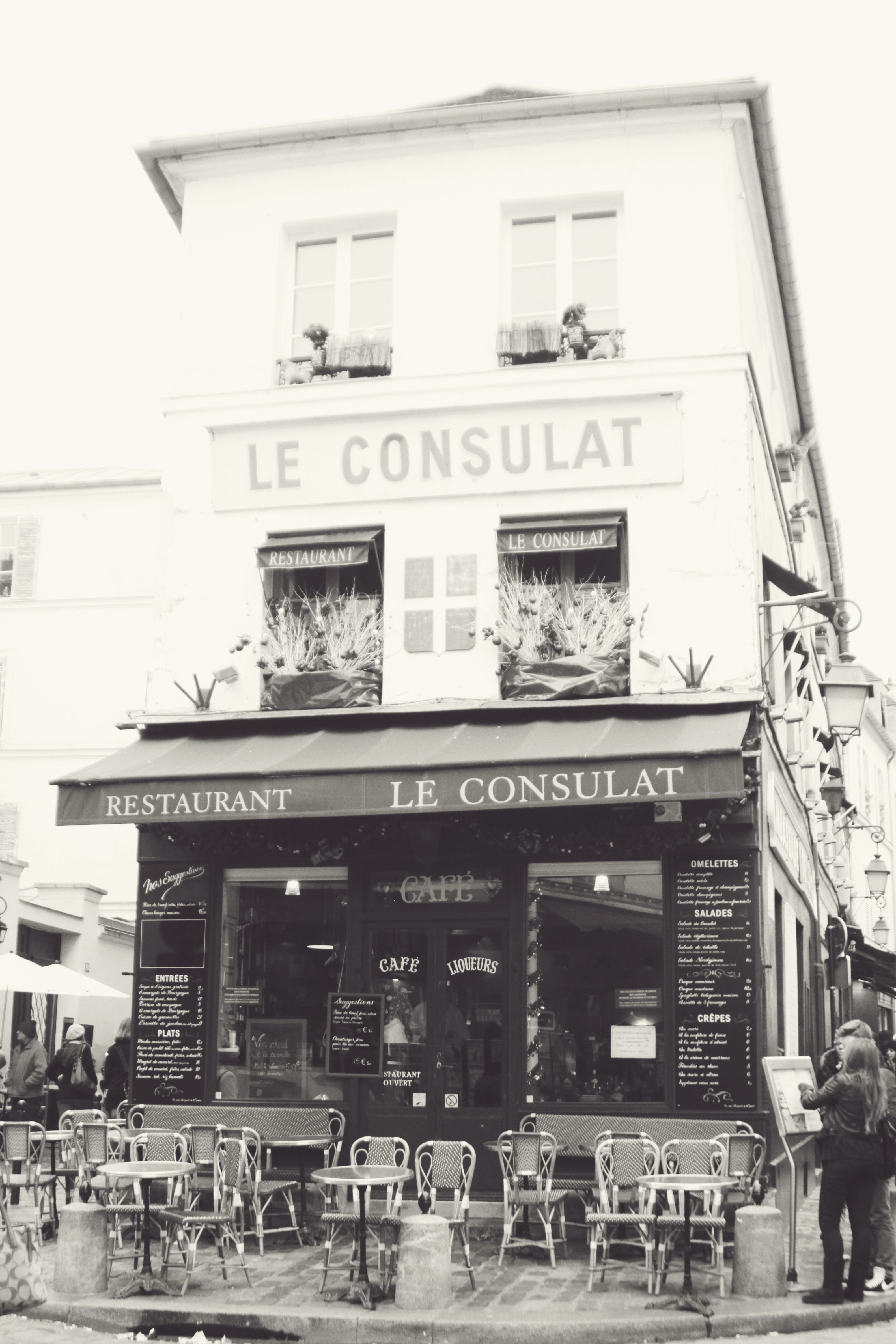 Le Consulat in Montmartre Le Consulat in Montmartre